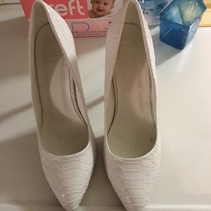 white pump faux snake skin